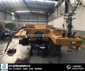 藍(lán)博機(jī)械自上料小型攪拌運(yùn)輸車(chē) 工地操作的智能新定義